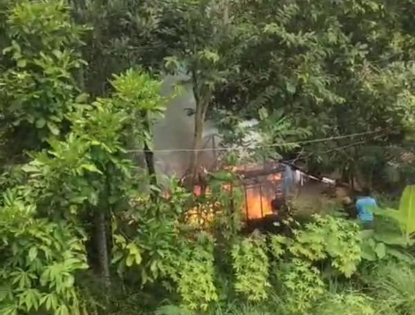 Diduga Korsleting Listrik, Satu Rumah Warga di Pangangonan Cibeber Ludes Terbakar