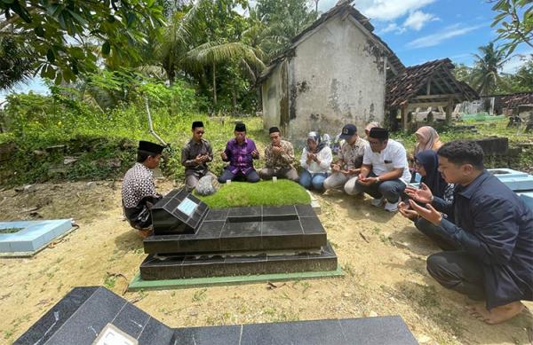 Hari Jadi DPRD Kulonprogo ke-72, Anggota Dewan Ziarah ke Makam Mantan Ketua Dewan