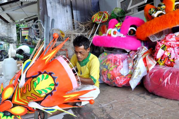 Menjelang Imlek Pengrajin Barongsai dan Liong Rumahan di Kota Bogor Banjir Pesanan