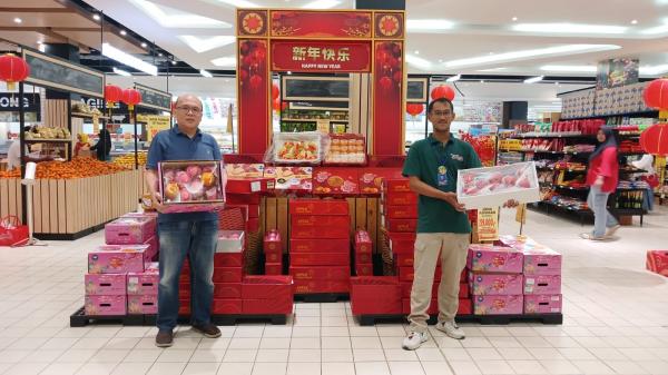 Sambut Imlek 2025, Plaza Asia Tasikmalaya Hadirkan Buah Segar dan Pernak-Pernik Lengkap