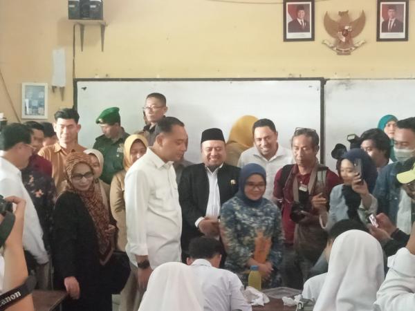 Surabaya Resmi Terapkan Program Makan Bergizi Gratis, Wali Kota dan DPRD Pantau Pelaksanaannya