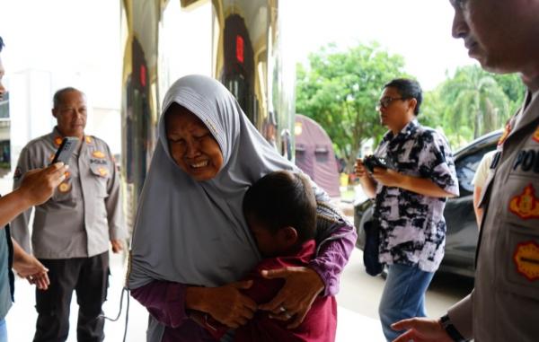 Tangis Haru Pecah! Bocah 8 Tahun Cilegon yang Diculik Berhasil Diselamatkan Polisi di Pekanbaru