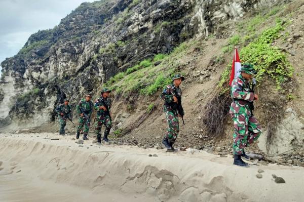 Prajurit Marinir Setia Menjaga Pulau Batek Yang Tidak Berpenghuni