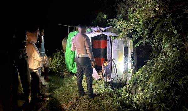 Lakalantas Maut di Sumba Barat: Kelebihan Muatan dan Jalan Berbahaya Renggut 5 Nyawa