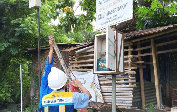 Deteksi Dini Ancaman Banjir, BPBD Sukoharjo Cek 4 EWS di Bengawan Solo