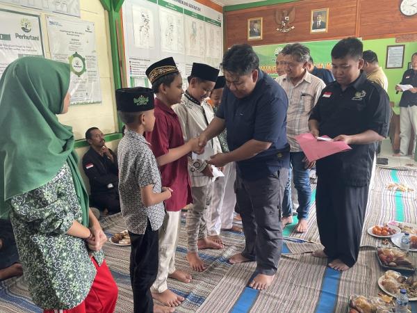 Memasuki Usia 20 Tahun, Sekar Perhutani Purwodadi Pilih Santuni Anak Yatim Piatu