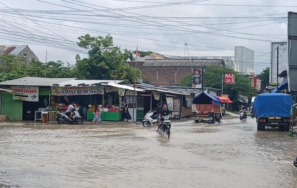 Banjir Kiriman Terjang Grobogan, Tanggul Jebol hingga Aktivitas Warga Lumpuh