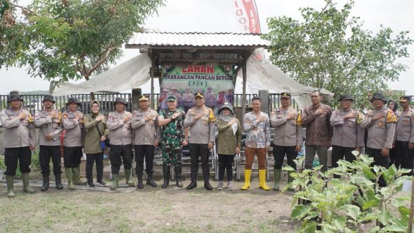 Polresta Sidoarjo Tanam Jagung Serentak Sejuta Hektar Lahan