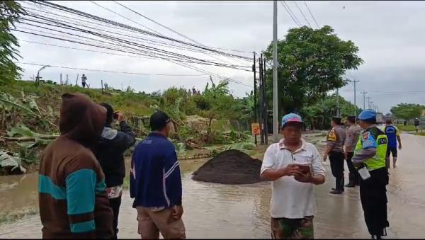 Tanggul Jebol, Jalur Grobogan-Semarang Ditutup Dialihkan ke Jalan Tikus 