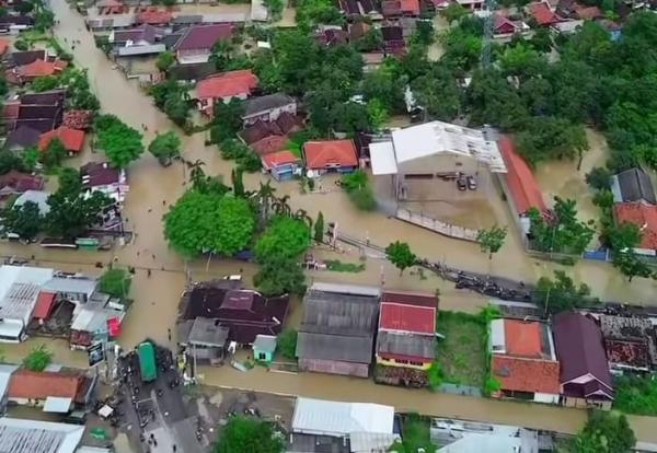 Banjir dan Longsor Landa Pantura Jateng, 15 Orang Tewas Tertimbun di Petungkriyono Pekalongan