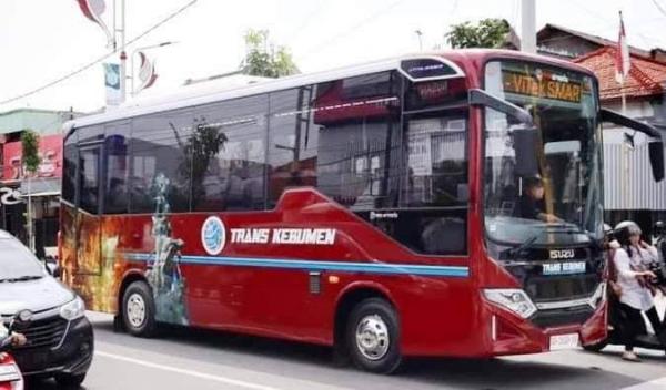 Dua Bus Trans Kebumen Rute Kebumen-Gombong Resmi Beroperasi