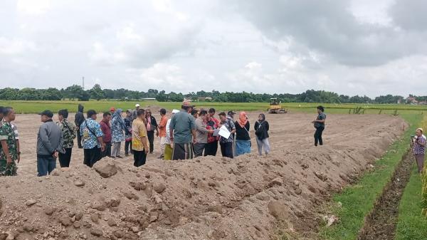 DPRD Situbondo Sidak Keluhan  Petani, Sawah Dijadikan Perumahan dan Pengembang Tutup Saluran Irigasi