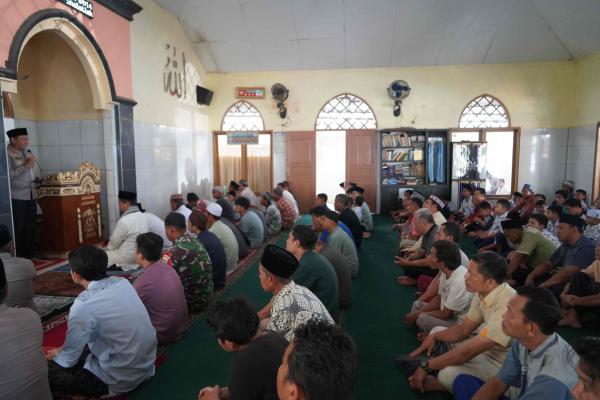 Kapolres Tasikmalaya Kota AKBP Faruk Rozi Silaturahmi dengan Warga di Masjid Al-Mujahidin Dadaha