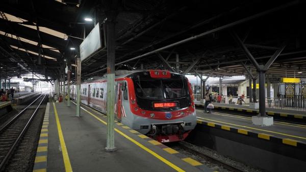 KAI Commuter Terapkan Aturan Khusus Berbuka Puasa di KRL Yogyakarta-Palur