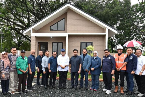 Dukung Asta Cita Prabowo, SIG Dorong Penggunaan Bata Interlock Presisi untuk Wujudkan 3 Juta Rumah