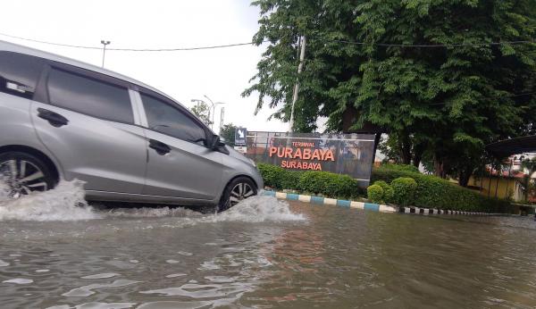 Hujan Lebat, Terminal Purabaya Terendam Banjir