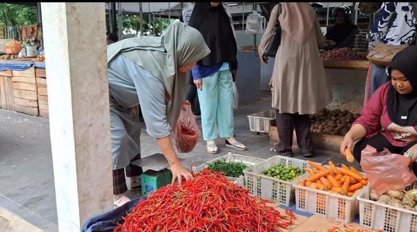 Harga Cabai dan Wortel di Pasar Mentok Alami Kenaikan