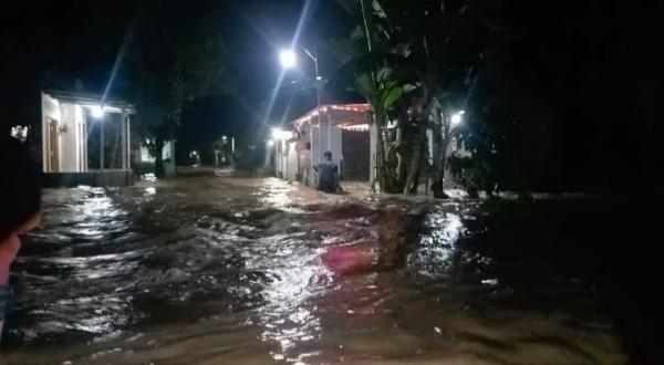 Tanggul Sungai Catakbanteng Jebol, Enam Kecamatan di Jombang Terendam Banjir