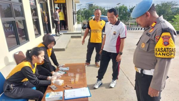 14 Perwira Polres Berau Dites Urine Dadakan, Ini Hasilnya