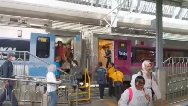 Jadwal KA Batavia Rute Stasiun Solobalapan ke Jakarta