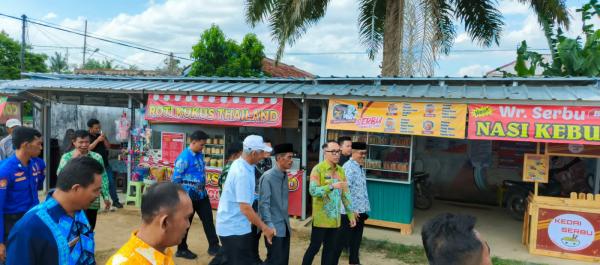 Bentuk Apresiasi, Bupati Way Kanan Adipati Kunjungi Wisata Kuliner Lapangan Sriwijaya Baradatu