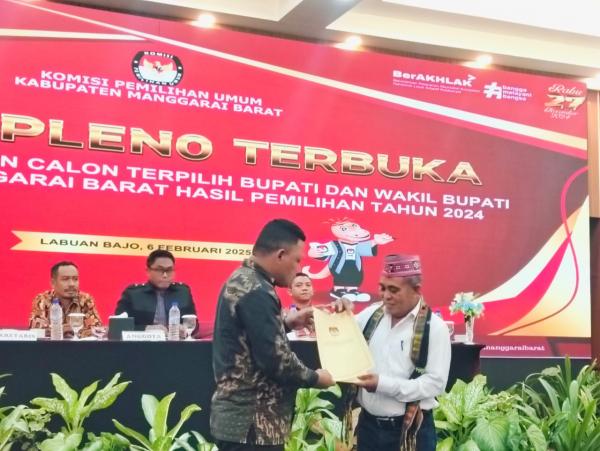 KPU Mabar Tetapkan Paslon Edi-Weng Sebagai Calon Bupati dan Wakil Bupati Terpilih