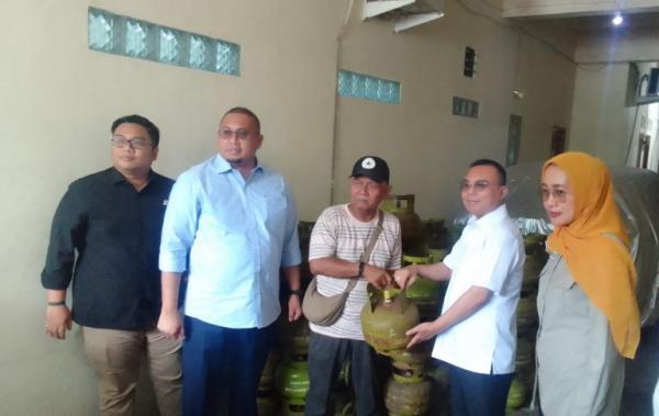 Wakil Ketua DPR RI Inspeksi Mendadak ke Sejumlah Agen Gas Elpiji 3 Kg