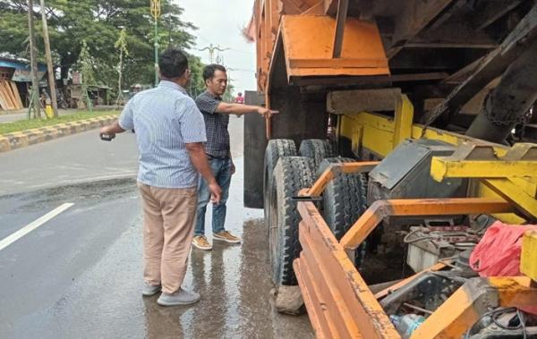 Tragis! Sopir Tewas Terjepit Bak Dump Truk saat Diperbaiki di Cikarang Bekasi