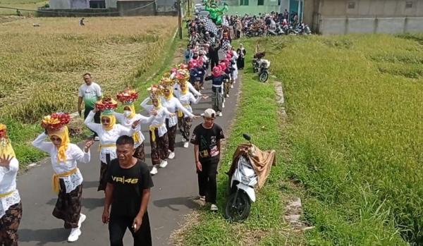 Sambut Imtihanan dan Ramadan 2025, Ribuan Warga Awiluar Purbaratu Tasikmalaya Gelar Pawai Ta'aruf