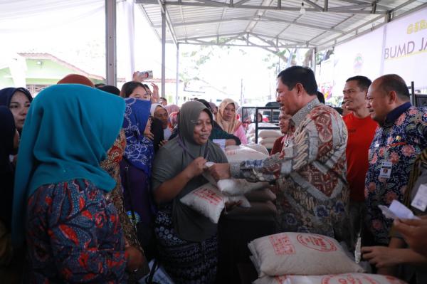 Legasi Nana Sudjana 1,5 Tahun Memimpin Jawa Tengah