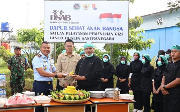 Hari ke-30 MBG, SPPG Lanud Husein Sastranegara Telah Distribusikan 102.964 Paket Makan Siang Bergizi