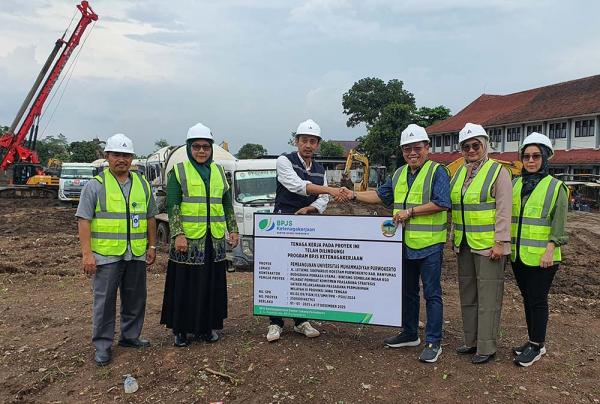 BPJS Ketenagakerjaan Purwokerto Kunjungi Proyek Gedung UMP, Pastikan Pekerja Ikut JKK dan JKM