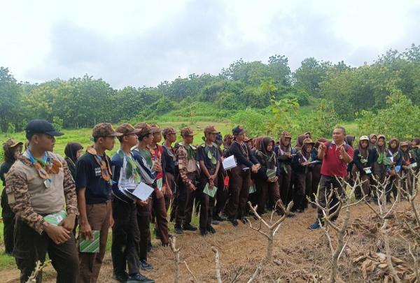 Jadi Kader Konservasi, 55 Anggota Saka Wanabakti di Grobogan Belajar Pembibitan Tanaman Sambil Kemah