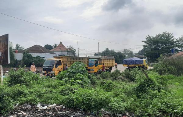 Bersihkan Sampah, PemDes Pasirnangka Tigaraksa Ajak Masyarakat Sadar Kebersihan