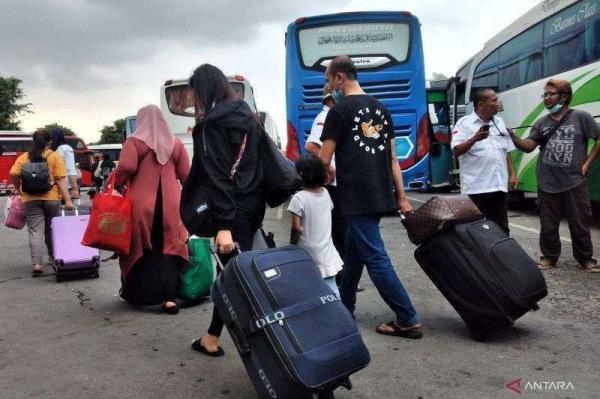 Jumlah Pemudik Lebaran 2025 di Jawa Tengah Diprediksi 17,9 Juta, Perbaikan Jalan Dipercepat