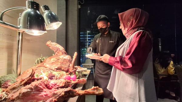 Buka Puasa Mewah di Rez Hotel Semarang: Kambing Guling hingga Durian Corner 