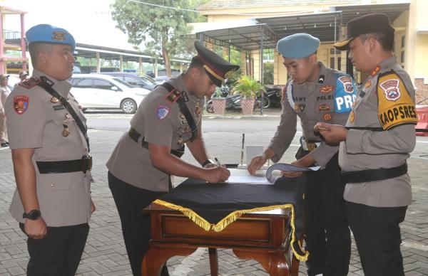 Dua Kasat dan Satu Kapolsek Lingkungan Polres Probolinggo Dimutasi, Ini Gantinya