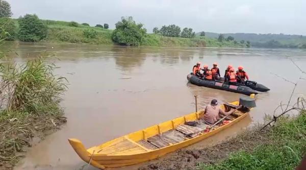 Pencarian Warga Bojonegoro yang Hilang di Sungai Jepang Diperluas