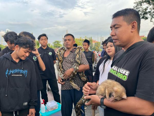 Serunya Ngabuburit Sambil Edukasi Tentang Hewan di Kota Probolinggo