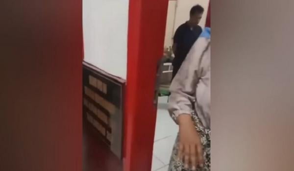 Viral! Kepala Sekolah dan Guru Honorer Digerebek Warga saat Asyik Berbuat Mesum di Ruang Kelas