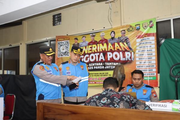 Pendaftaran Calon Anggota Polri di Banyuwangi Dilakukan, Begini Pesan Kapolresta Supaya Tak Tertipu Pendaftaran Calon Anggota Polri di Banyuwangi Dilakukan, Begini Pesan Kapolresta Supaya Tak Tertipu