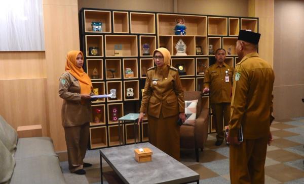 Bermasalah, Bupati Lumajang Perintahkan Bongkar Perabotan di Ruang Kerjanya