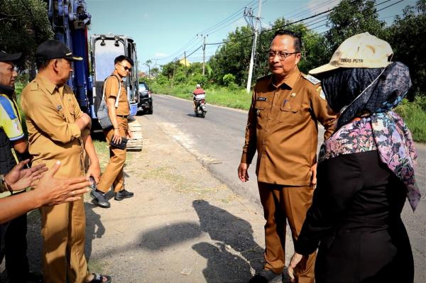 Pastikan Kenyamanan Berkendara, Wabup Gresik Cek Jalan Rusak di Balongpanggang