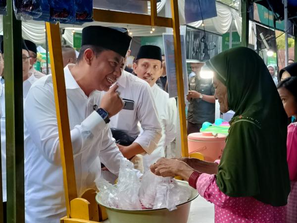 Ngantor Pertama, Bupati Probolinggo Lanjut Mengecek Bazar Takjil di Gelora Merdeka Kraksaan