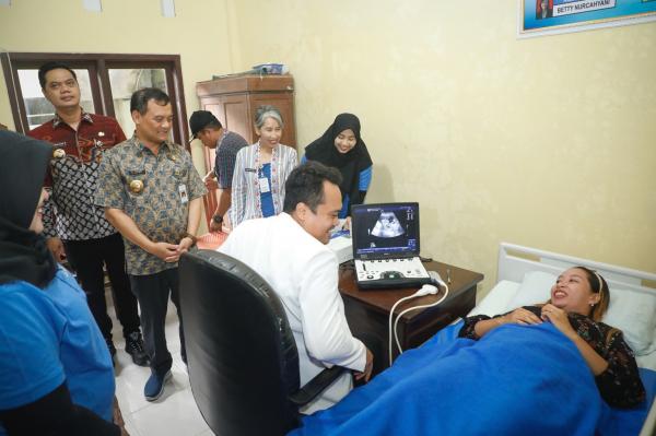 Ahmad Luthfi Luncurkan Program Speling, Warga Bisa Periksa Kesehatan Gratis di Balai Desa