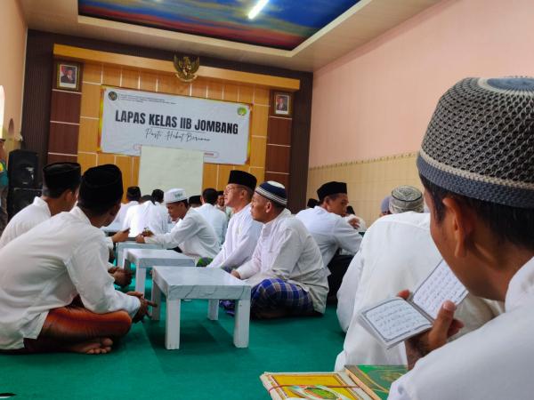 Ramadan di Balik Jeruji, Ratusan Warga Binaan Lapas Jombang Khatam Al-Qur’an Setiap Hari