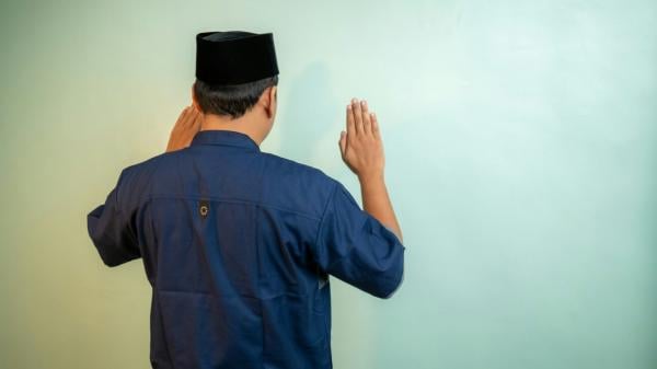 Cara Sholat Tarawih Sendiri Lengkap dengan Niat dan Artinya