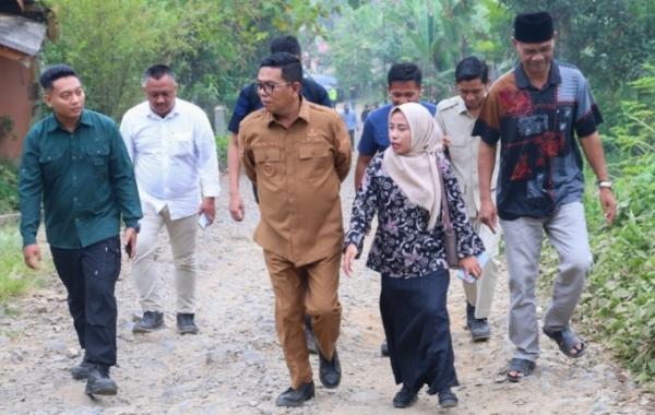 Andra Soni Janji Bangun Jalan Desa Cimoyan, Viral Puluhan Tahun Terabaikan!