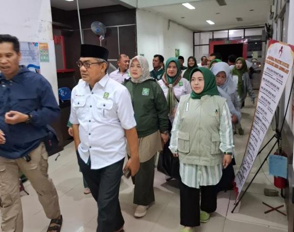 PKB Kuningan Berbagi Ratusan Paket Sahur di Rumah Sakit Linggarjati