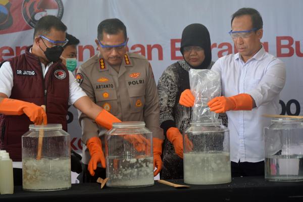 Polda Jateng Musnahkan 26 Kg Sabu dan 10.300 Butir Ekstasi